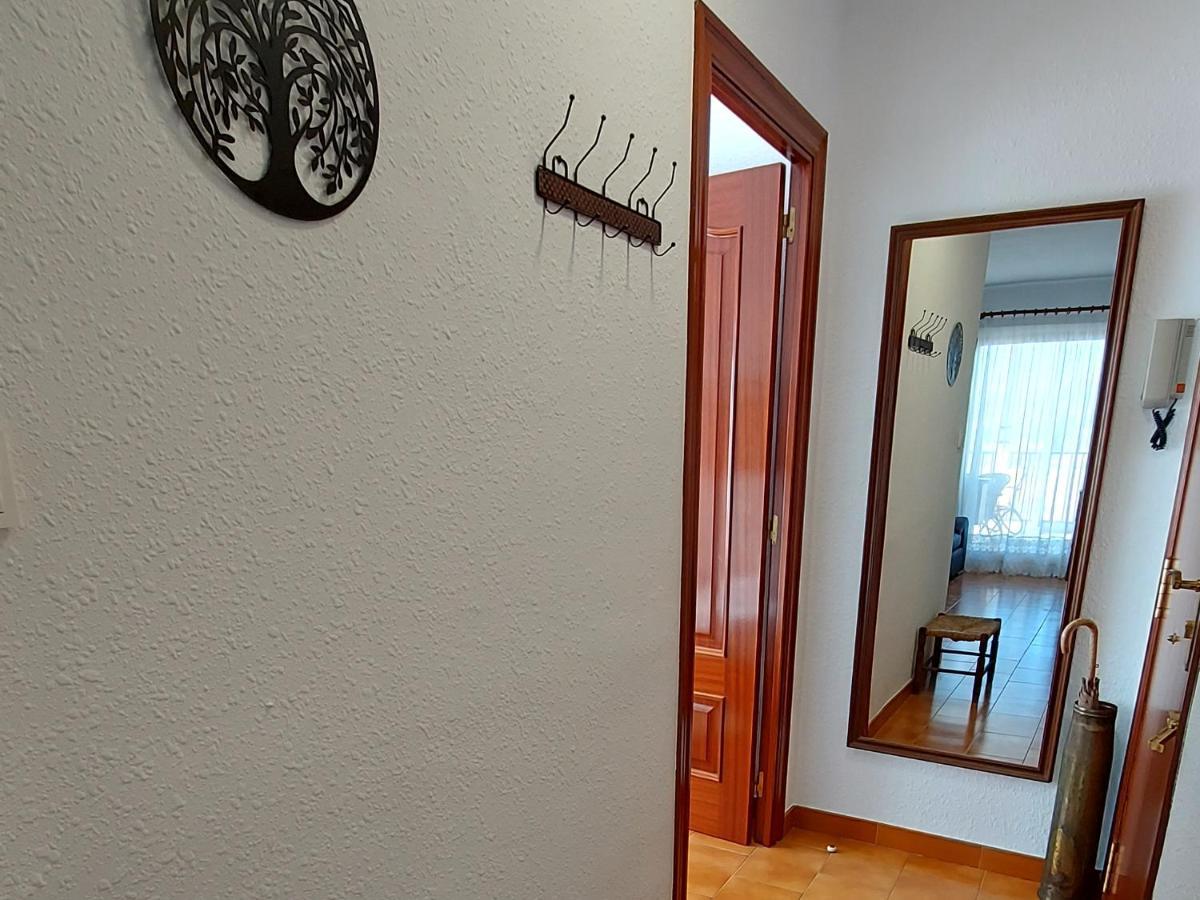 Sol Marina Apartment Салоу Екстер'єр фото